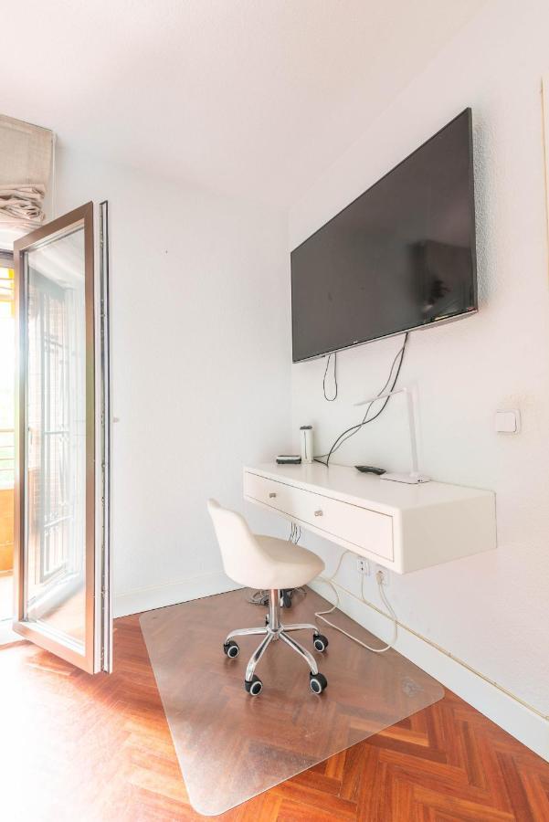 Bonita Habitacion Con Balcon Villaviciosa de Odón Eksteriør bilde